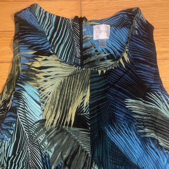 Women’s Cupio Sleeveless Romper - Picture 2 of 5